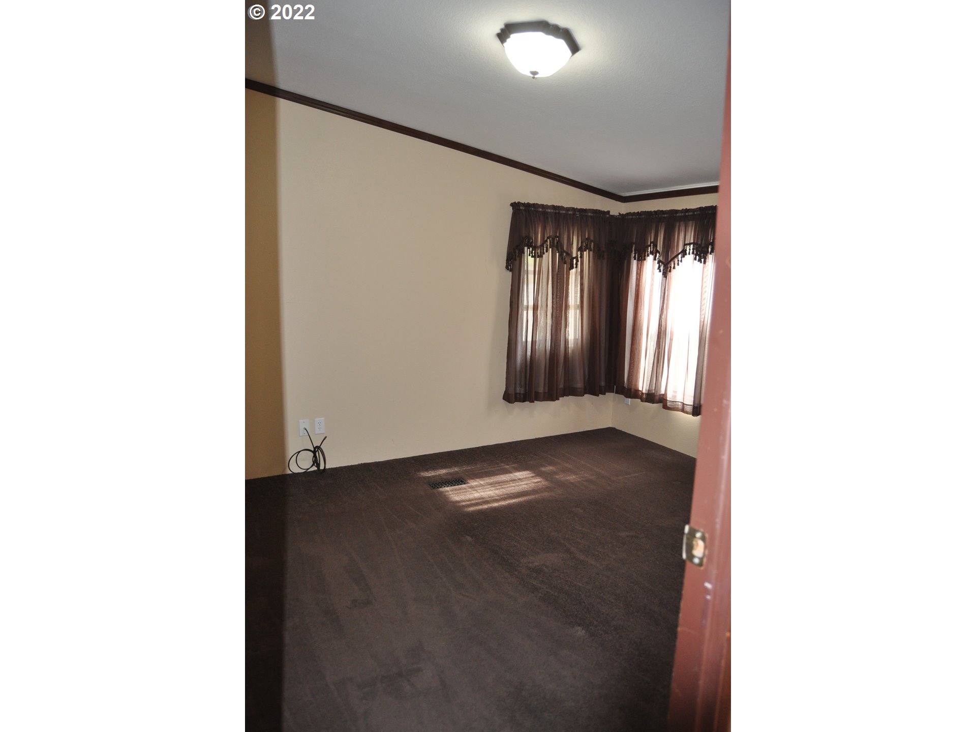 88300 Ellmaker Road Veneta, OR 97487 - Photo 8 of 13 Bedroom, Primary