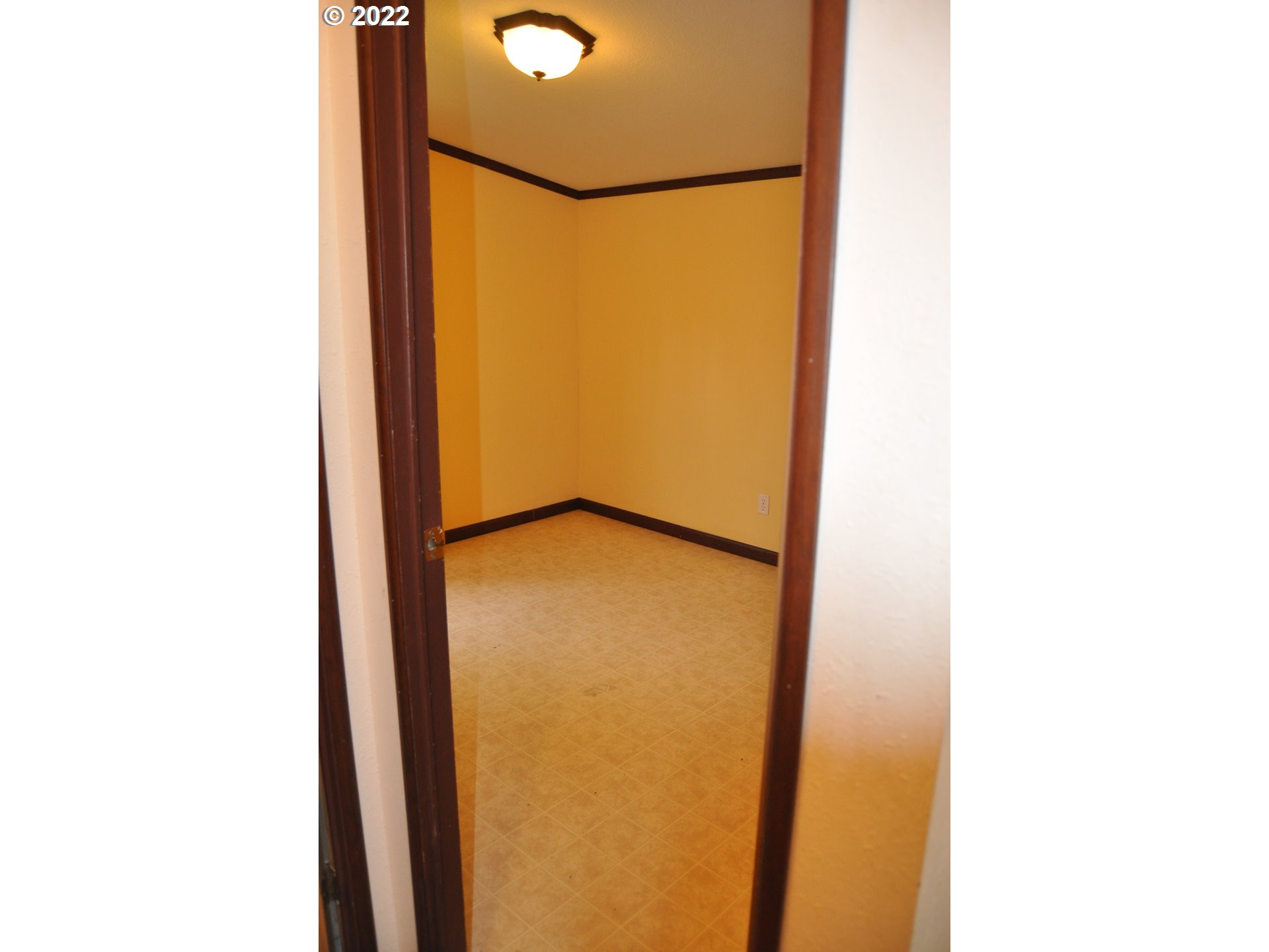 88300 Ellmaker Road Veneta, OR 97487 - Photo 10 of 13 Bedroom