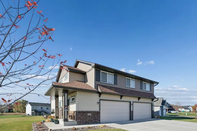 $460,000 | 7880 Gunner Drive, Clear Lake, MN 55319