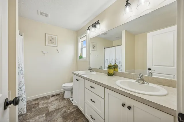 $460,000 | 7880 Gunner Drive, Clear Lake, MN 55319