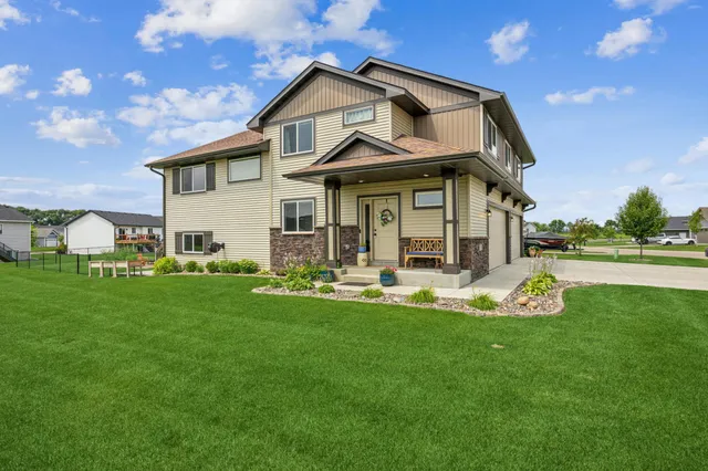 $460,000 | 7880 Gunner Drive, Clear Lake, MN 55319