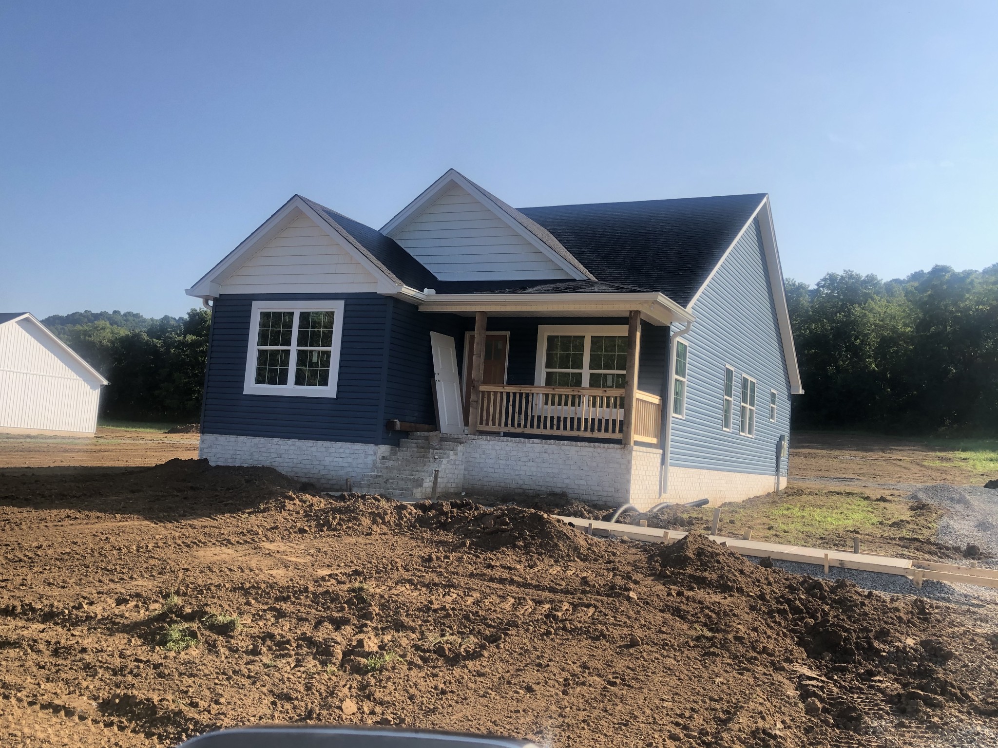 482 Rogues Fork Road Bethpage, TN 37022 - Photo 1 of 1 a front view of a house with a yard
