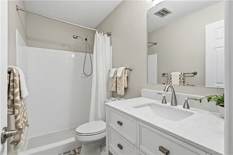 $169,000 | 2800 Indian River Boulevard, Unit 4Q, Vero Beach, FL 32960
