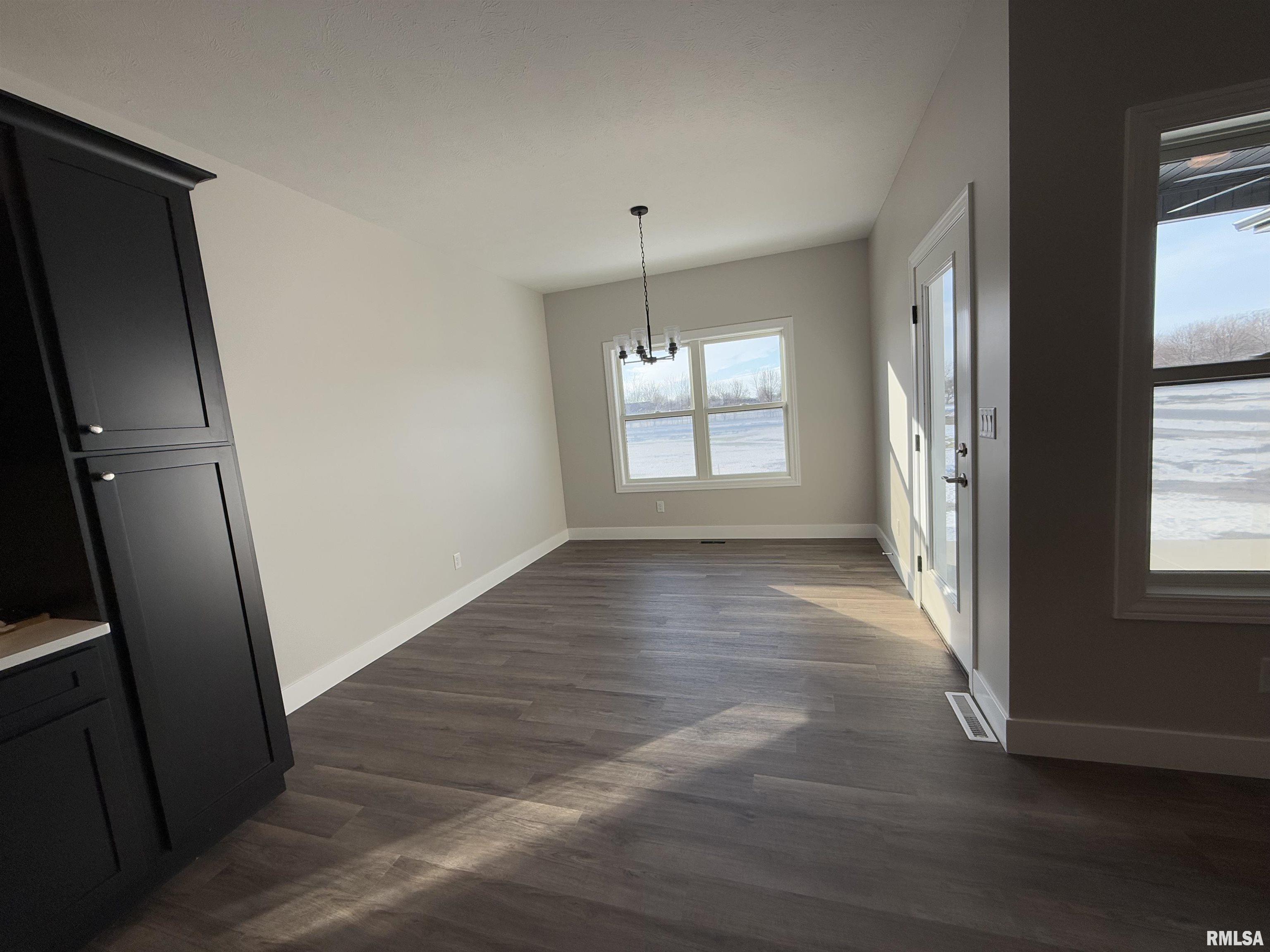 1603 Blenheim Drive Springfield, IL 62711 - Photo 7 of 21