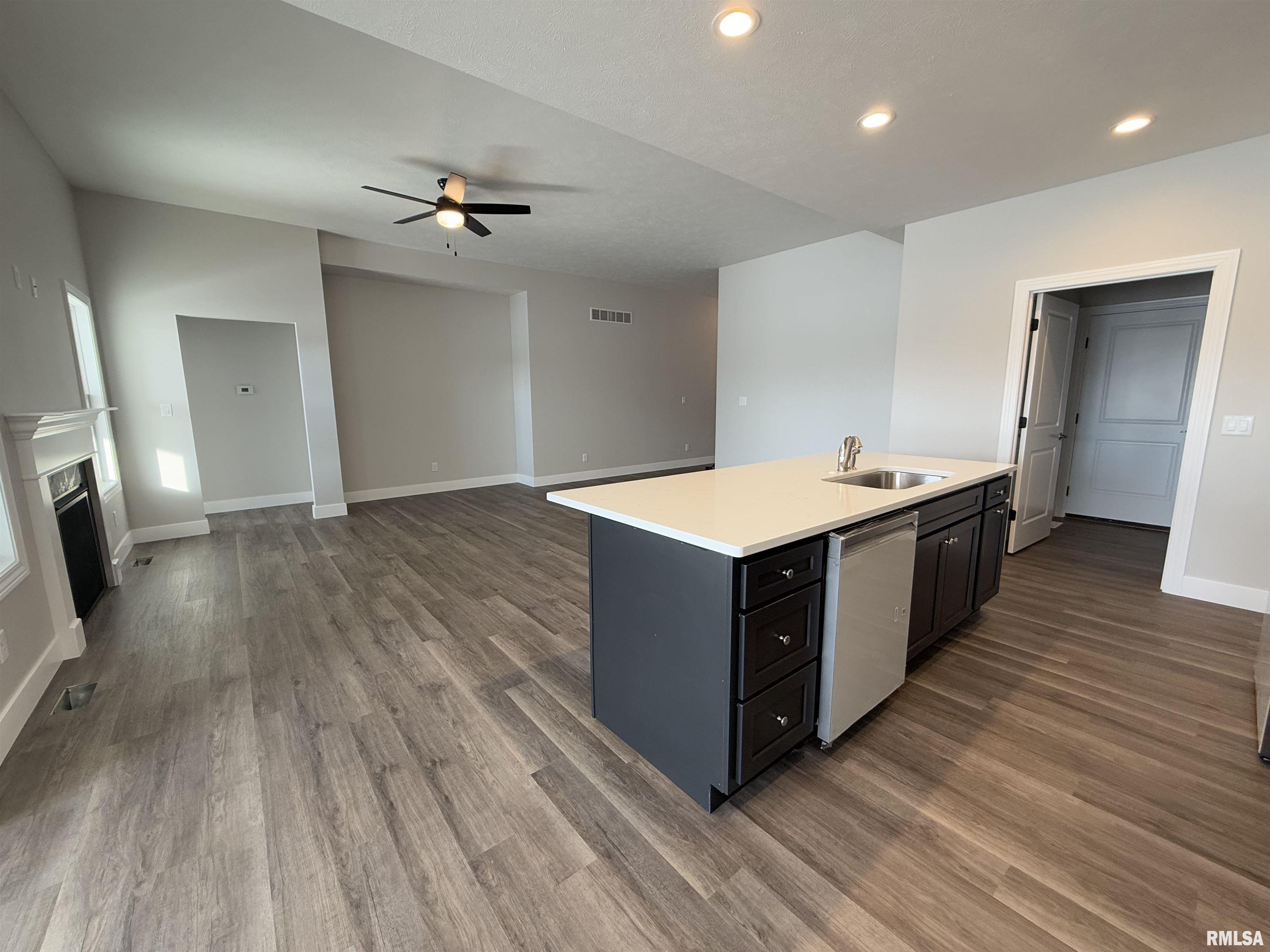 1603 Blenheim Drive Springfield, IL 62711 - Photo 9 of 21