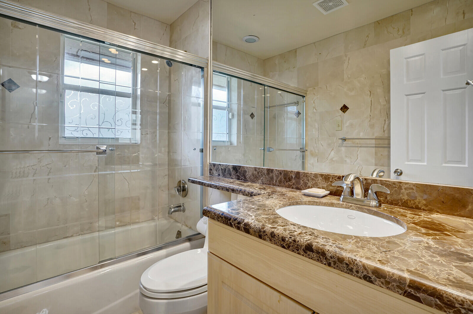 290 East Fern Drive Boca Raton, FL 33432 - Photo 31 of 51 Upstairs Bath