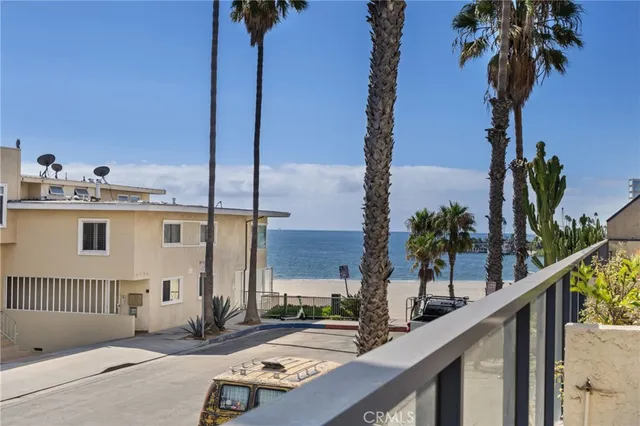 $888,000 | 1 3rd Place, Unit 2, Long Beach, CA 90802