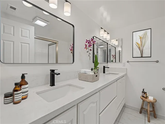 $888,000 | 1 3rd Place, Unit 2, Long Beach, CA 90802