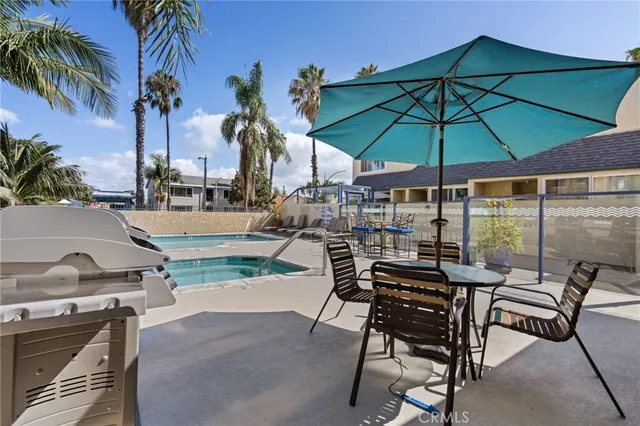 $888,000 | 1 3rd Place, Unit 2, Long Beach, CA 90802