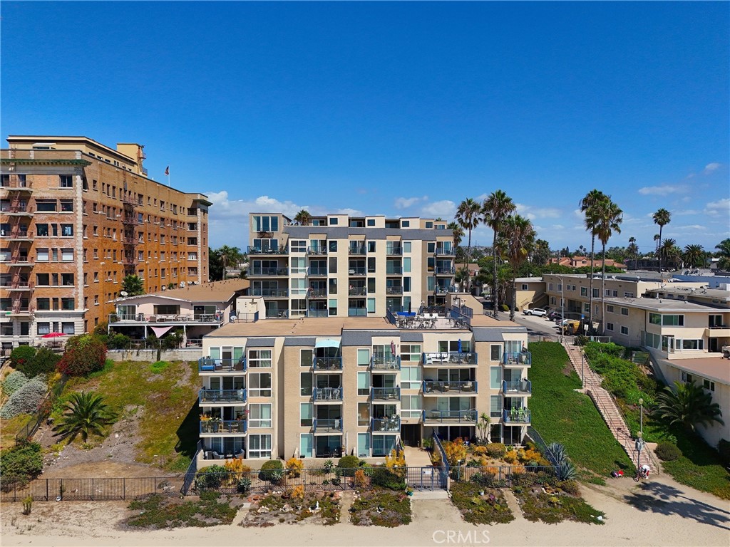 1 3rd Place, Unit 2 Long Beach, CA 90802 - Photo 33 of 40 a view of a city with tall buildings