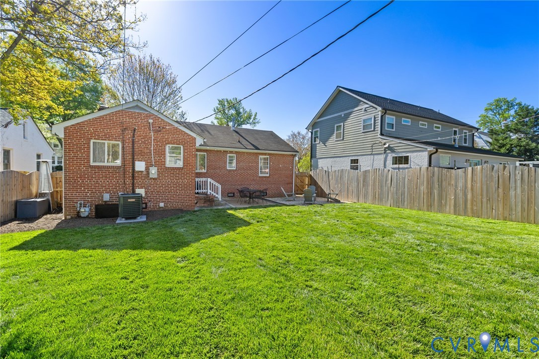 336 Lexington Road Richmond, VA 23226 - Photo 20 of 20 a front view of a house with garden
