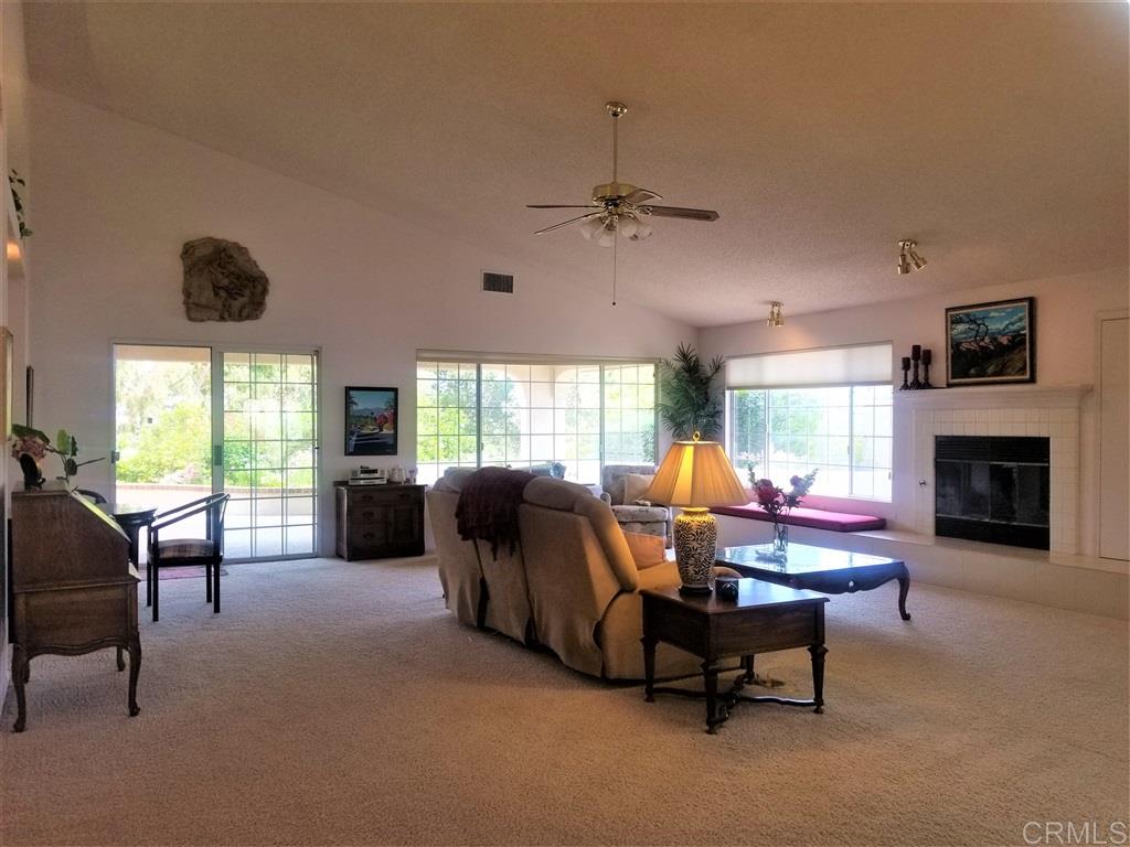 1050 Ridge Heights Drive Fallbrook, CA 92028 - Photo 2 of 25 Gallery Image 2