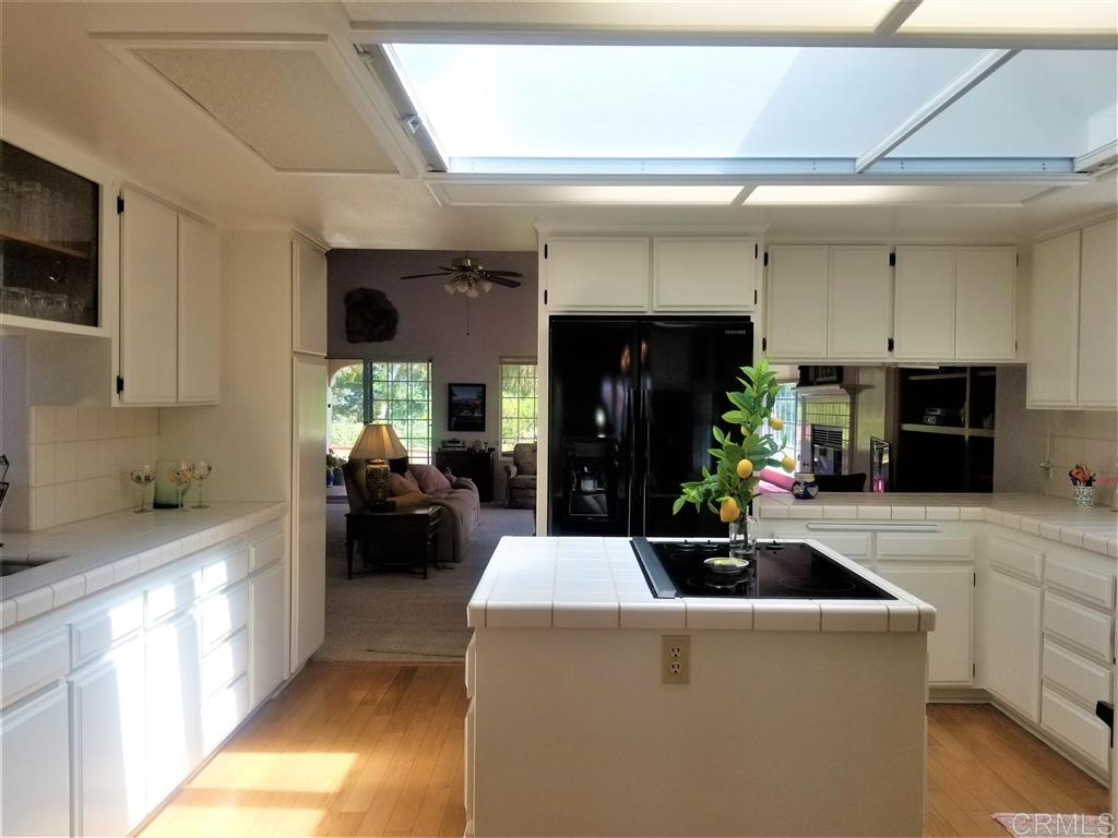 1050 Ridge Heights Drive Fallbrook, CA 92028 - Photo 5 of 25 Gallery Image 5