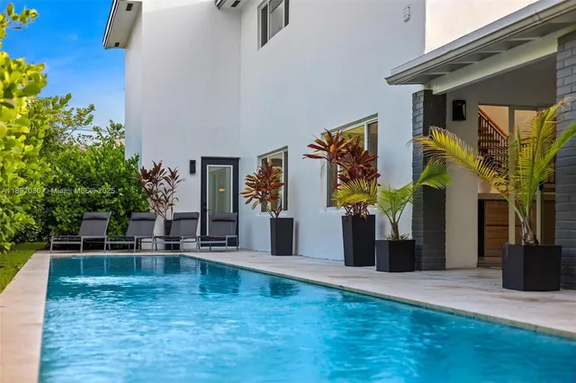 $17,000 | 1651 Southwest 13th Avenue, Miami, FL 33145