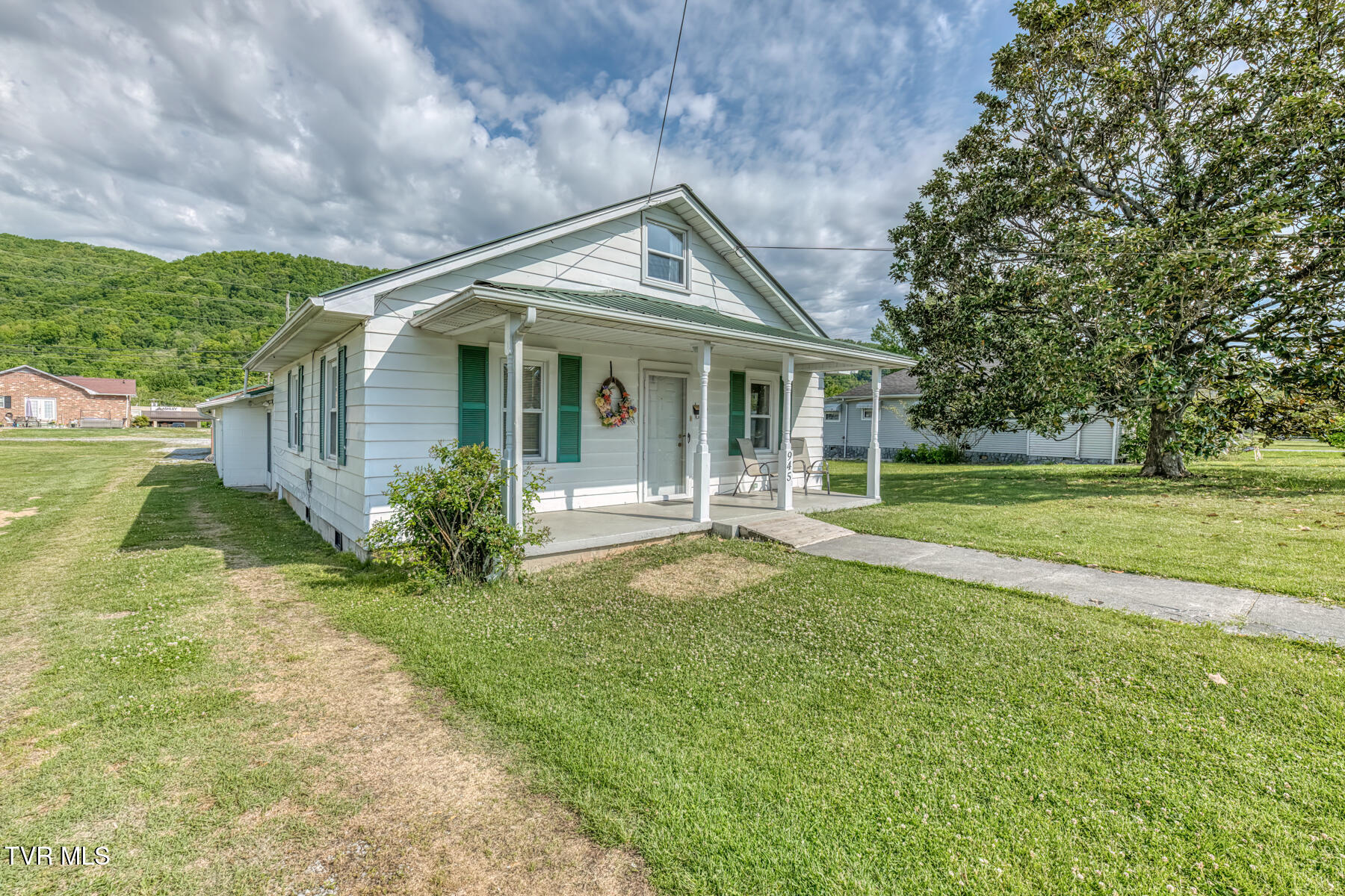 945 North Elm Avenue Erwin, TN 37650 - Photo 24 of 46 945 N Elm Ave-26