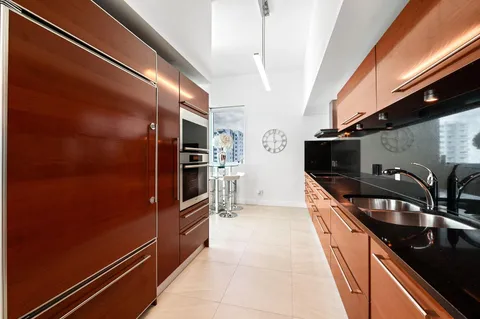 $1,325,000 | 101 South Fort Lauderdale Beach Boulevard, Unit 607, Fort Lauderdale, FL 33316