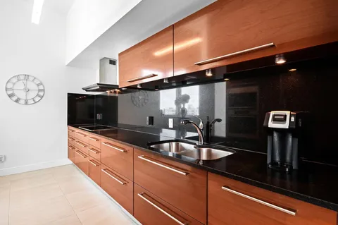 $1,325,000 | 101 South Fort Lauderdale Beach Boulevard, Unit 607, Fort Lauderdale, FL 33316