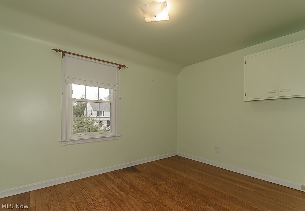 1271 Avondale Road Cleveland, OH 44121 - Photo 15 of 35 Bedroom 2