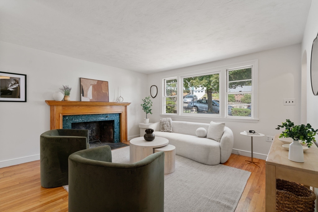 30 Oak Hill Road Waltham, MA 02451 - Photo 2 of 35 Gallery Image 2