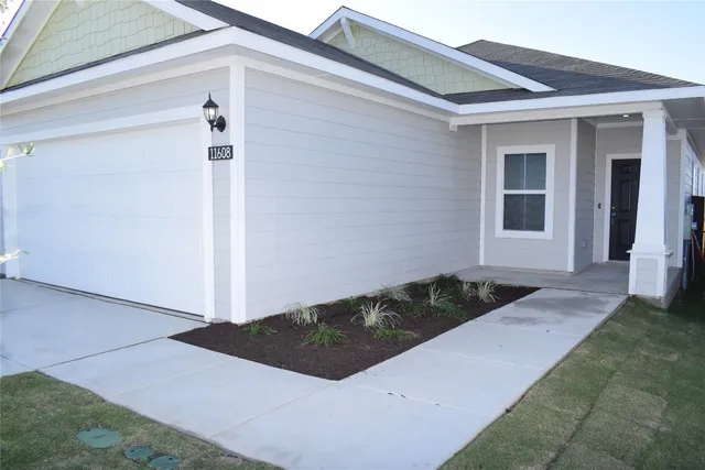 $2,095 | 11608 Murano Drive, Austin, TX 78747