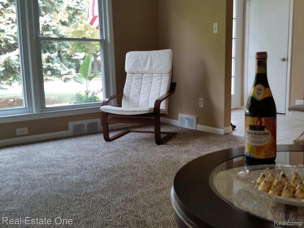 27 Millington Road Pleasant Ridge, MI 48069 - Photo 20 of 64 20170904_145515.jpg