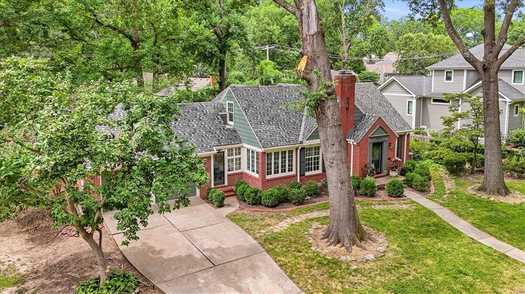 8020 Manor Road Leawood, KS 66206 - Photo 36 of 41 Gallery Image 36