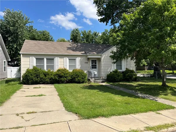 $234,950 | 1444 East 24th Avenue, North Kansas City, MO 64116