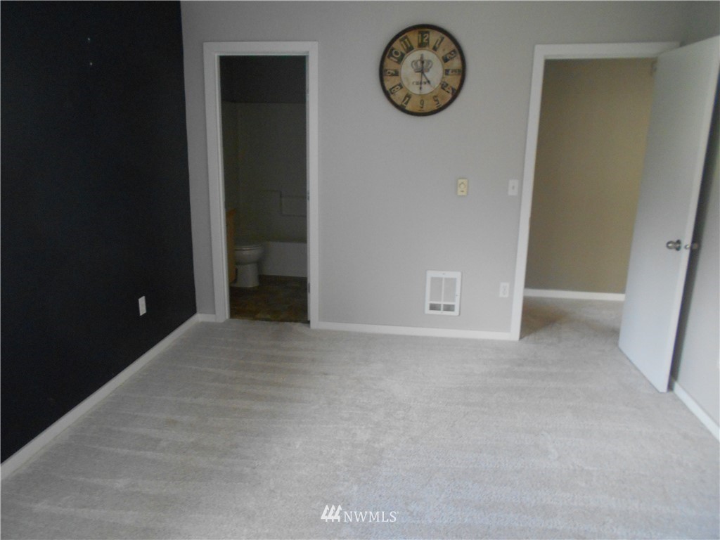 17319 Riverside Place, Unit 2E Bothell, WA 98011 - Photo 14 of 24 Gallery Image 14