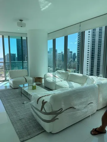 $5,999 | 888 Biscayne Boulevard, Unit 4701, Miami, FL 33132