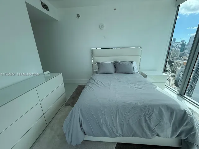 $5,999 | 888 Biscayne Boulevard, Unit 4701, Miami, FL 33132