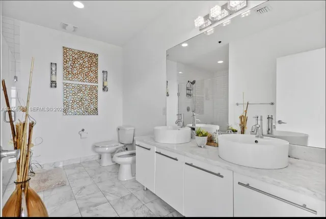$5,999 | 888 Biscayne Boulevard, Unit 4701, Miami, FL 33132