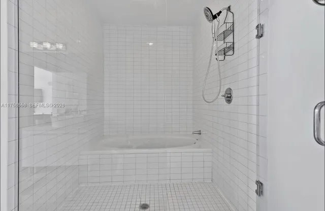 $5,999 | 888 Biscayne Boulevard, Unit 4701, Miami, FL 33132