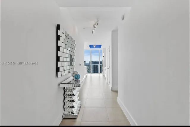 $5,999 | 888 Biscayne Boulevard, Unit 4701, Miami, FL 33132