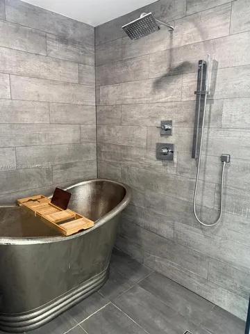 $5,999 | 888 Biscayne Boulevard, Unit 4701, Miami, FL 33132