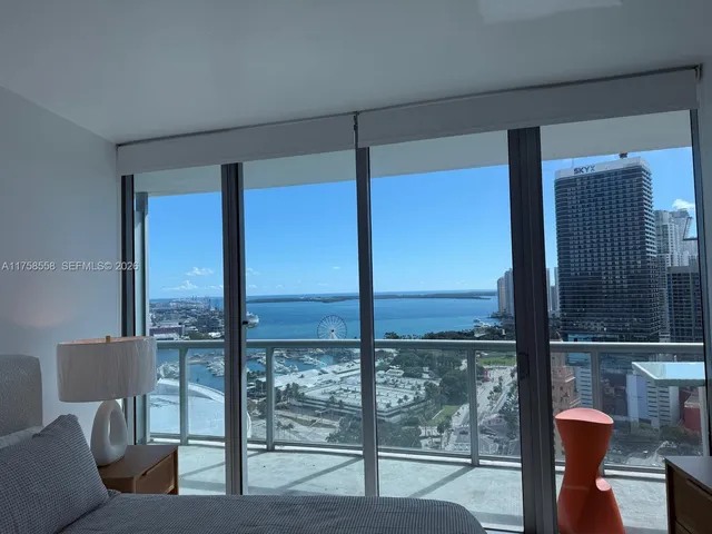 $5,999 | 888 Biscayne Boulevard, Unit 4701, Miami, FL 33132