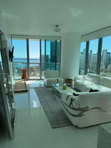 $5,999 | 888 Biscayne Boulevard, Unit 4701, Miami, FL 33132