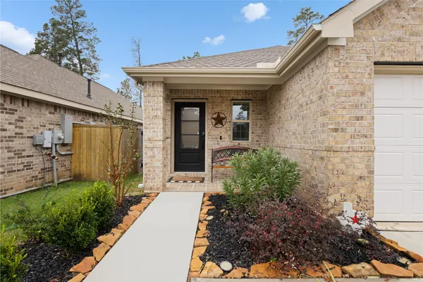 $2,000 | 10417 Pineland Drive, Willis, TX 77378