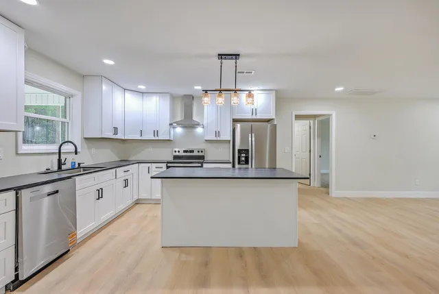 $307,500 | 1219 Pineville Circle, Pineville, SC 29468