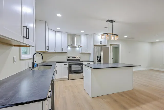 $307,500 | 1219 Pineville Circle, Pineville, SC 29468