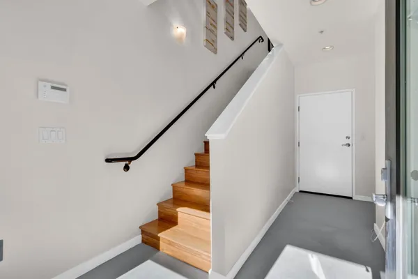 $688,000 | 701 Zephyr Drive, Oakland, CA 94607