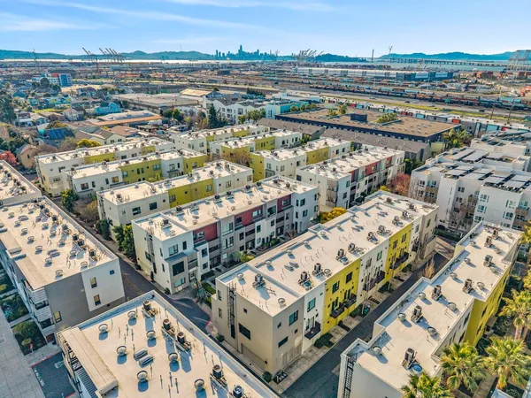 $688,000 | 701 Zephyr Drive, Oakland, CA 94607