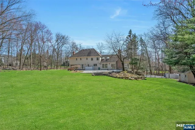 $1,649,000 | 450 Saddle Back Trail, Franklin Lakes, NJ 07417