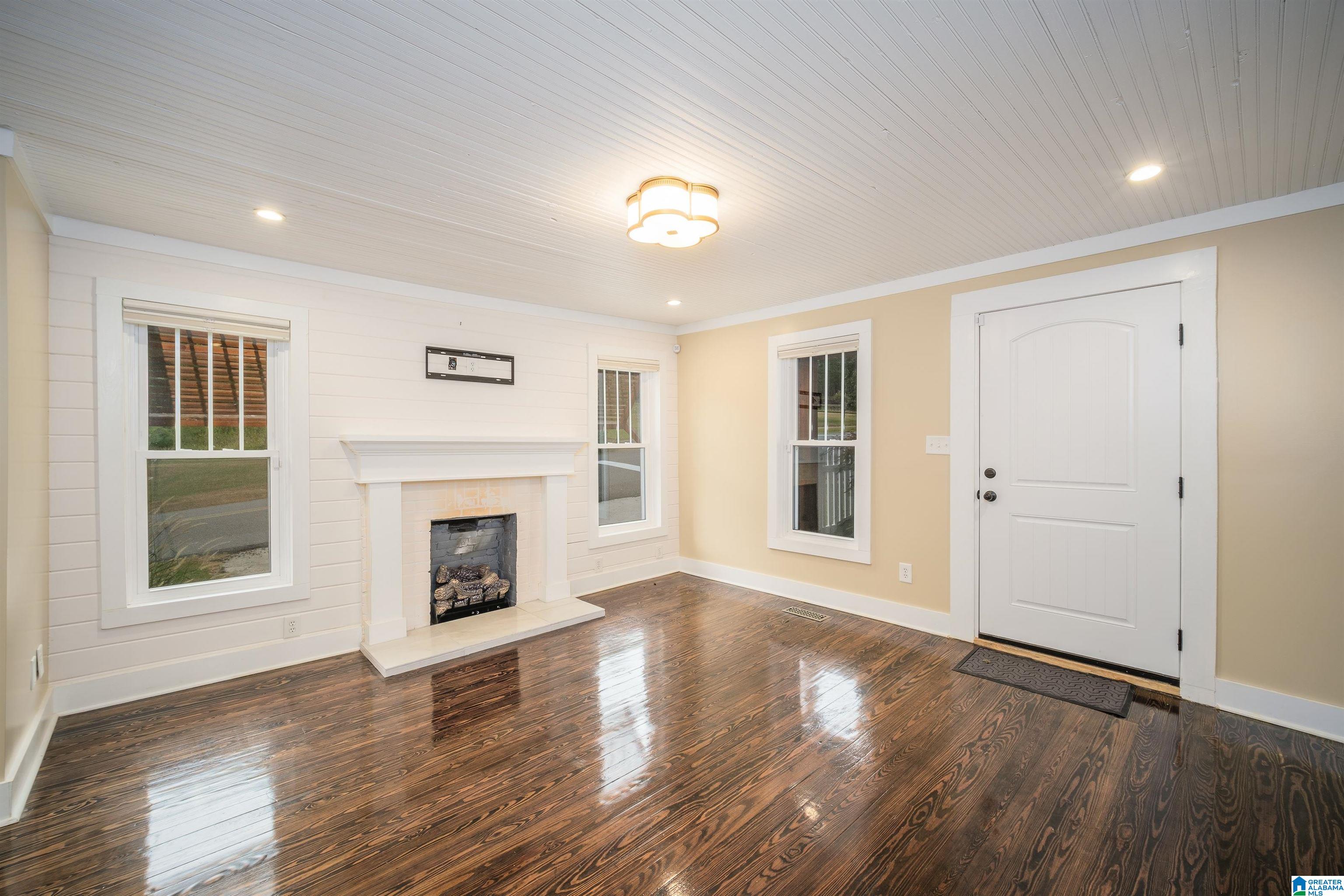 311 C Street North Oneonta, AL 35121 - Photo 4 of 32