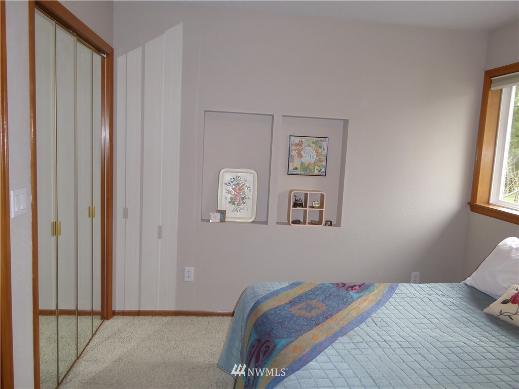 9527 Gastaeson Lane Southwest Rochester, WA 98579 - Photo 27 of 40 a view of bedroom