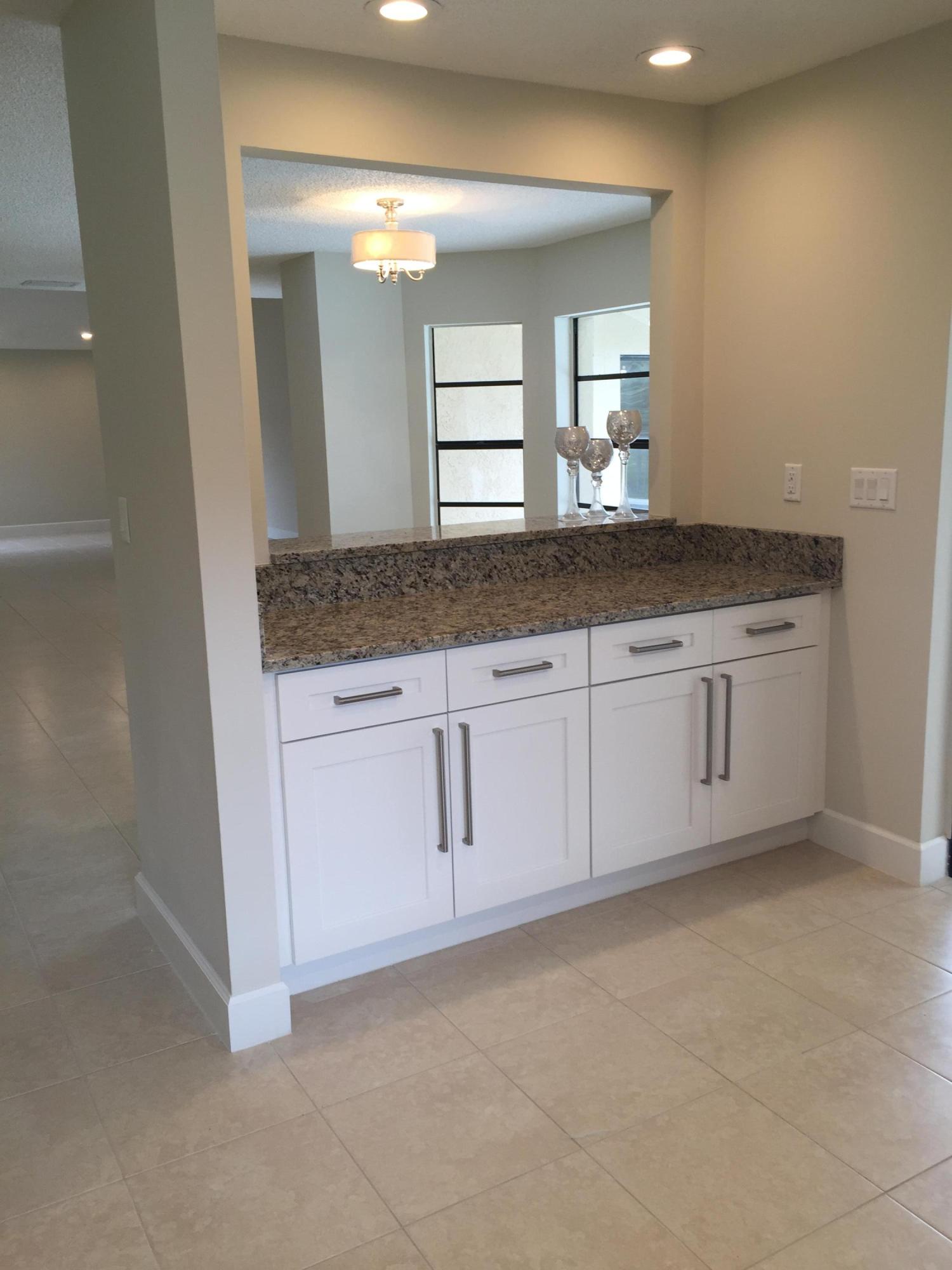 19760 Sedgefield Terrace Boca Raton, FL 33498 - Photo 8 of 20 Bar