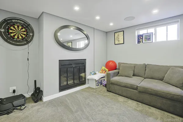 $785,000 | 3 Green Hill Court, Nanuet, NY 10954