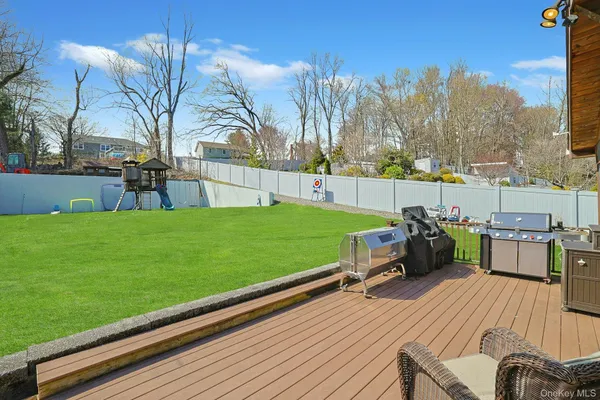 $785,000 | 3 Green Hill Court, Nanuet, NY 10954