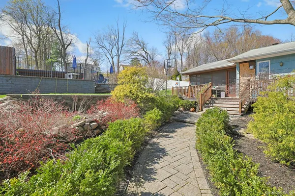 $785,000 | 3 Green Hill Court, Nanuet, NY 10954