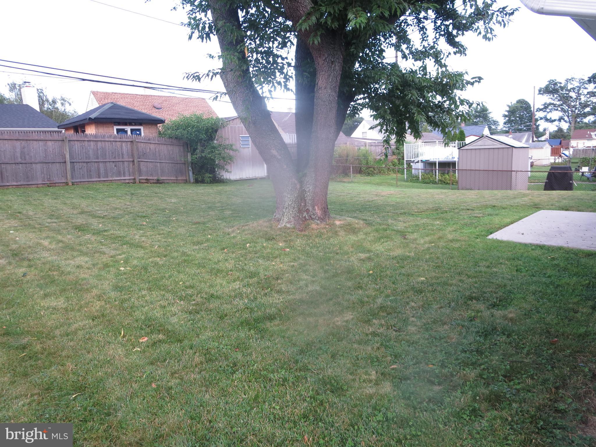 33 Wildflower Road Levittown, PA 19057 - Photo 3 of 37 Gallery Image 3