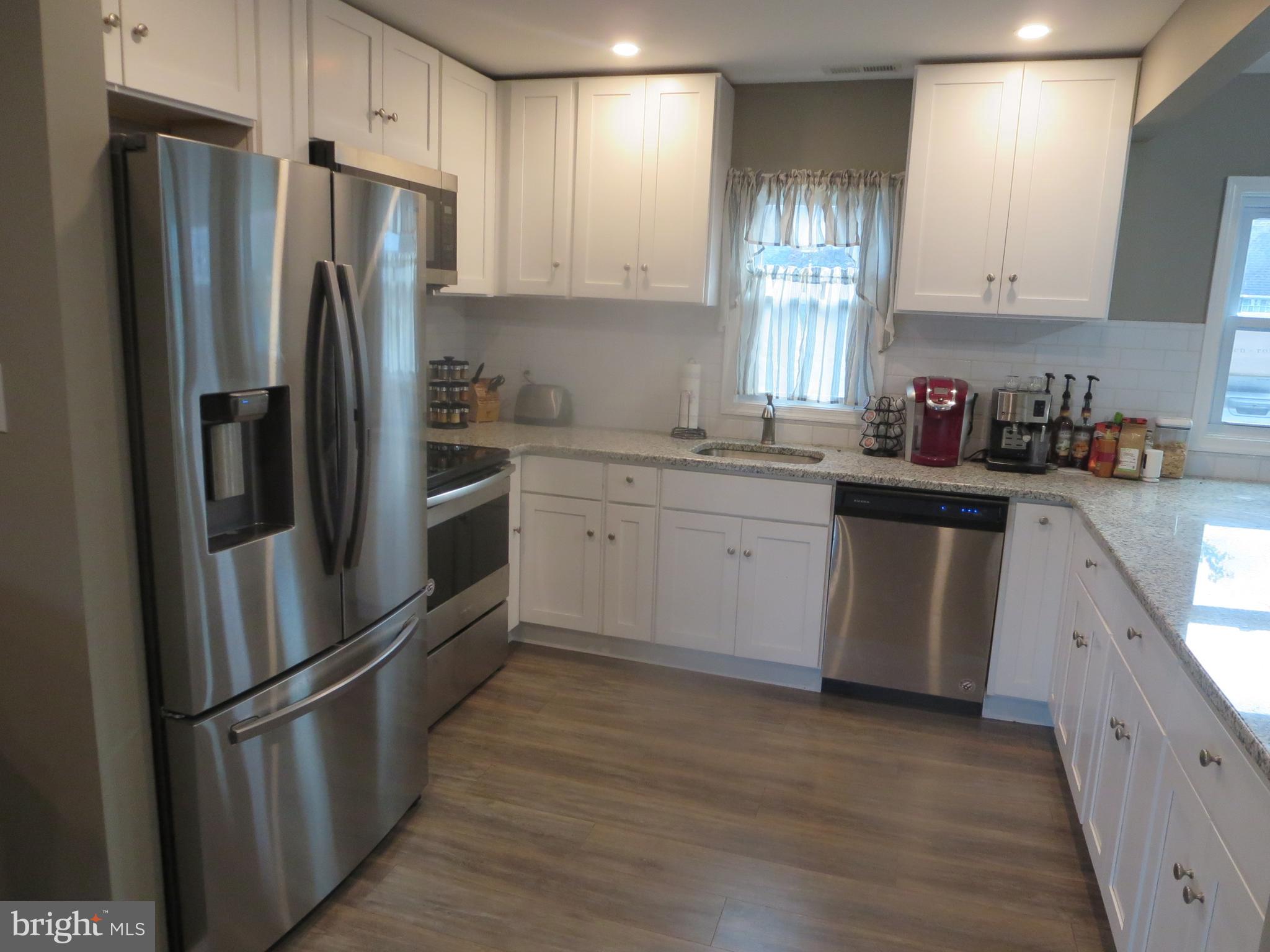 33 Wildflower Road Levittown, PA 19057 - Photo 4 of 37 Gallery Image 4